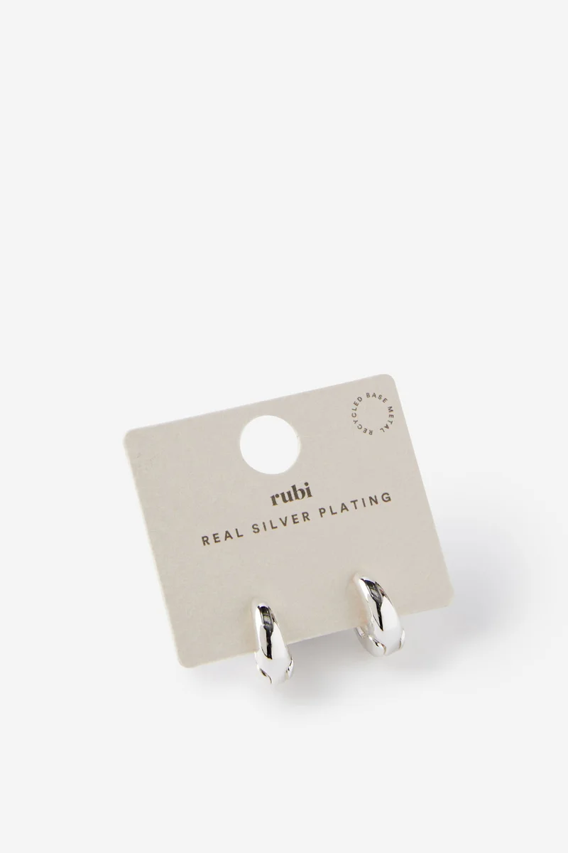 روبي Small Hoop Earring